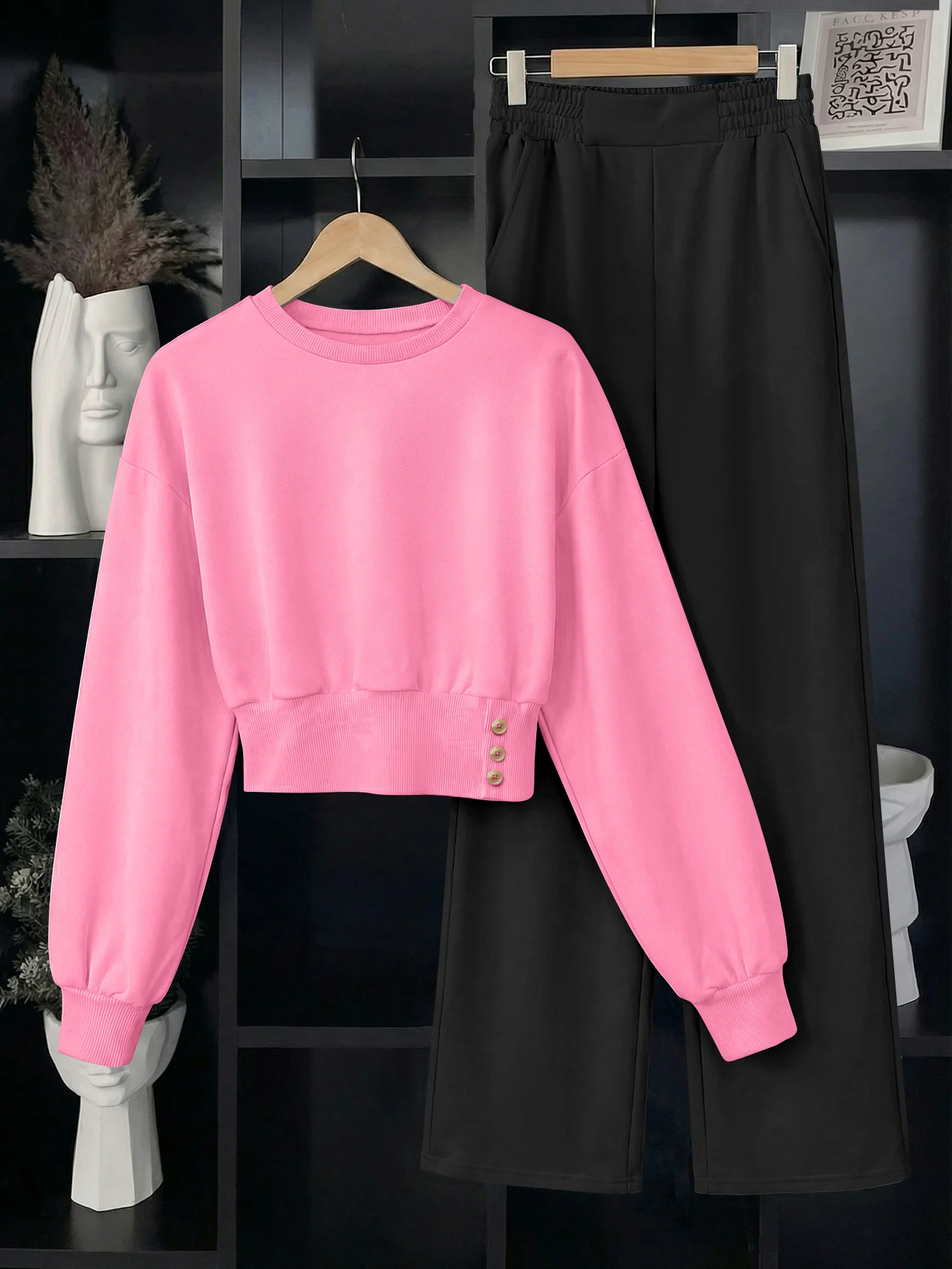 

Женский модный комплект из 2 предметов: укороченный топ с длинными рукавами и боковыми пуговицами, а также широкие брюки для повседневных выходов и уличного стиля