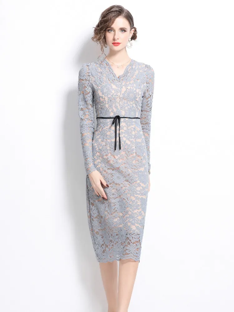 Robe mi-longue en dentelle évidée pour femme, col en V, manches longues, à lacets, bleu clair, élégante, printemps, 2025