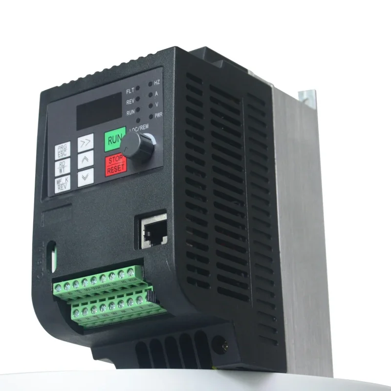 Hybrid Solar Inverter 0.75kw 220V AC 200-400V DC  Inverter with single-phase input and three-phase output