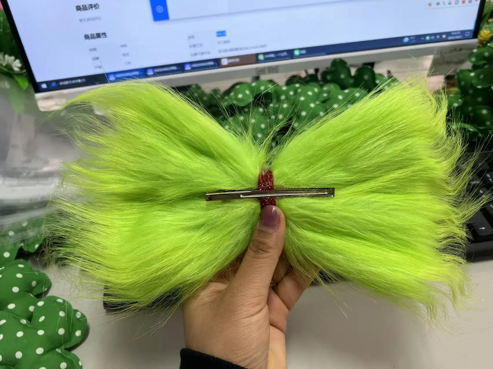 منتجات جديدة عيد الميلاد غرينش الأخضر إكسسوارات الشعر الفتيات عيد الميلاد الأخضر الفراء عقال القبعات ماكياج الكرة مضحك الدعائم دبابيس الشعر