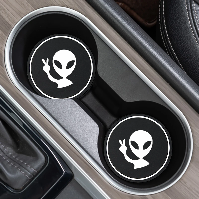 Portavasos para coche Alien, alfombrilla antideslizante para decoración Interior, posavasos redondo duradero, resistente al calor, accesorios para coche, 2 uds.