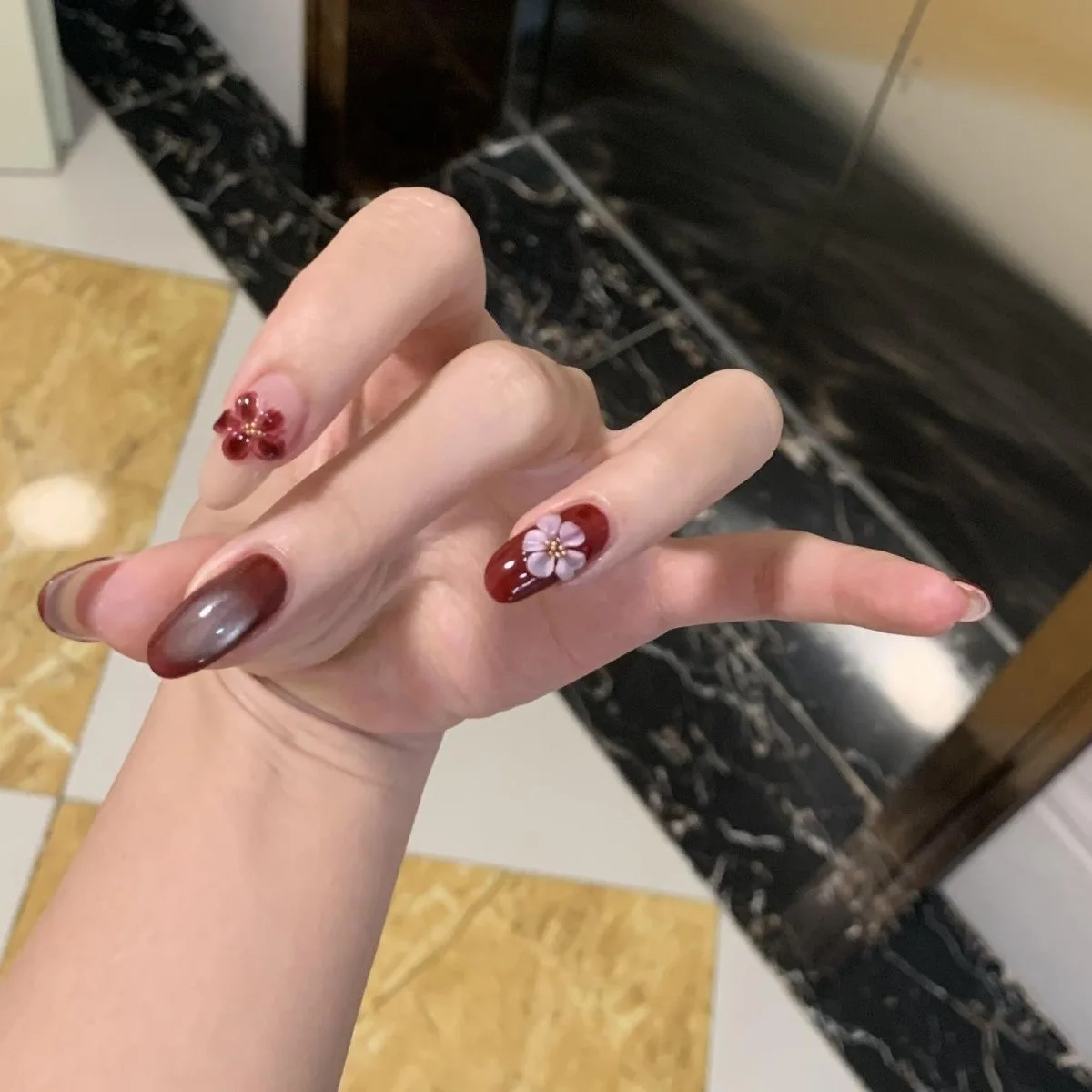 

10pcs Handmade French Short Press On Nail Red 3D Carving Flower Design Fake Nails Wearable Nails Art Tip For Girls