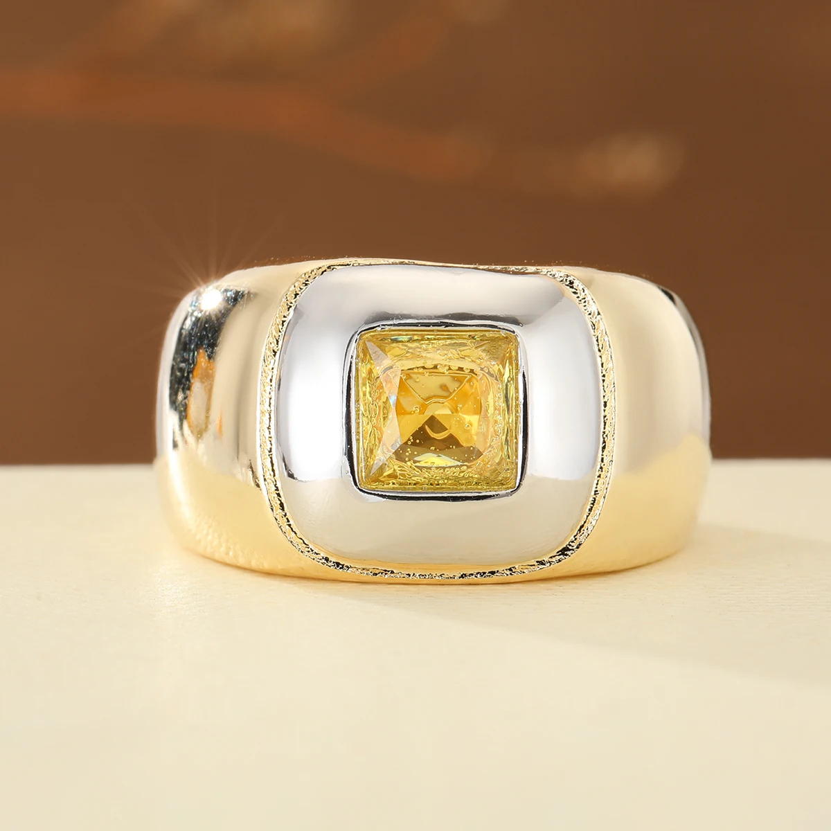 Simple Two-Color Combination Square Artificial Gemstone Copper Material Ladies' Ring Is Suitable for Parties and Gatherings
