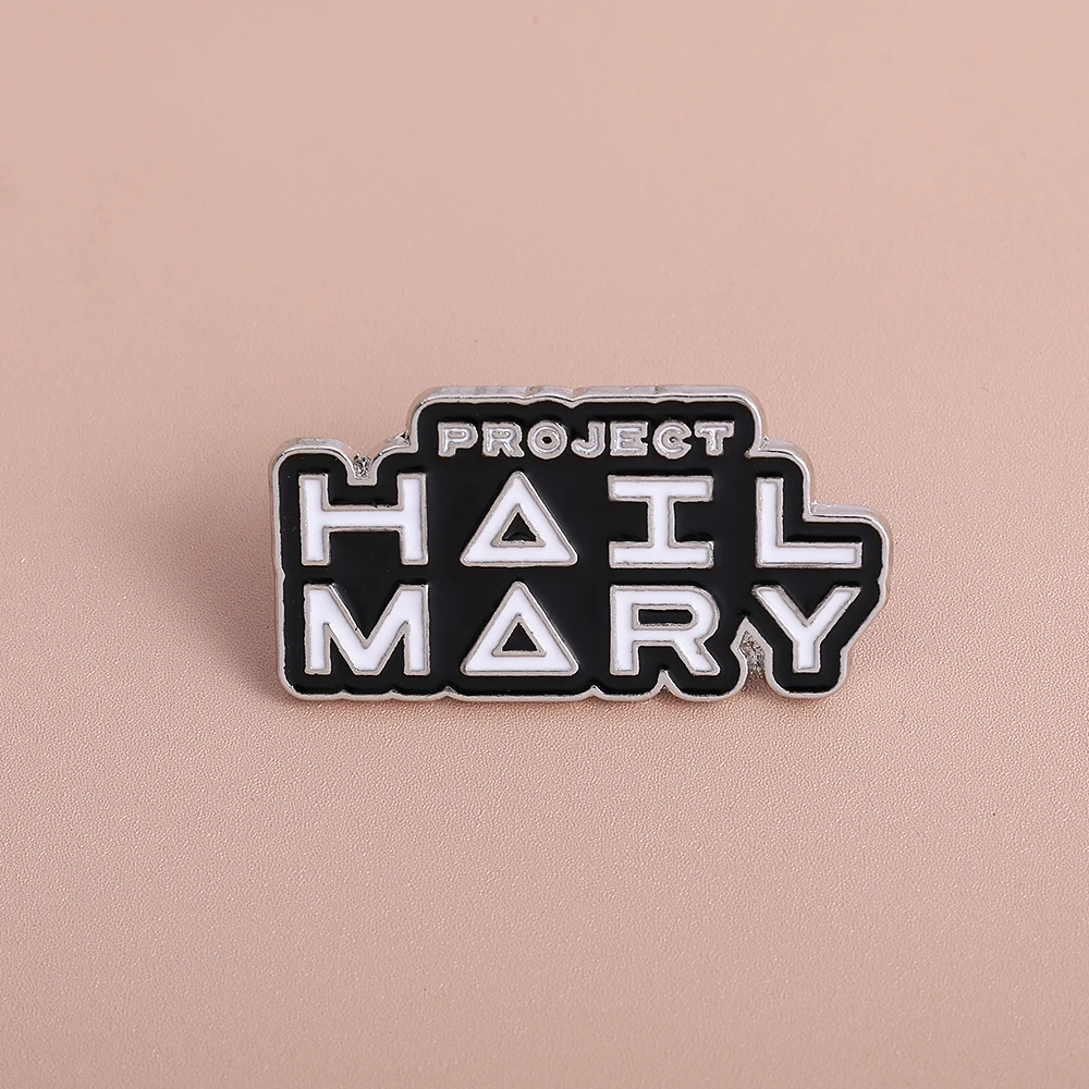 Project Hail Mary 4-teiliges Emaille-Pin-Set: Sci-Fi-Buch- und Film-Fan-Sammlerabzeichen mit der Skulptur von Rocky und Grace – Detail 4