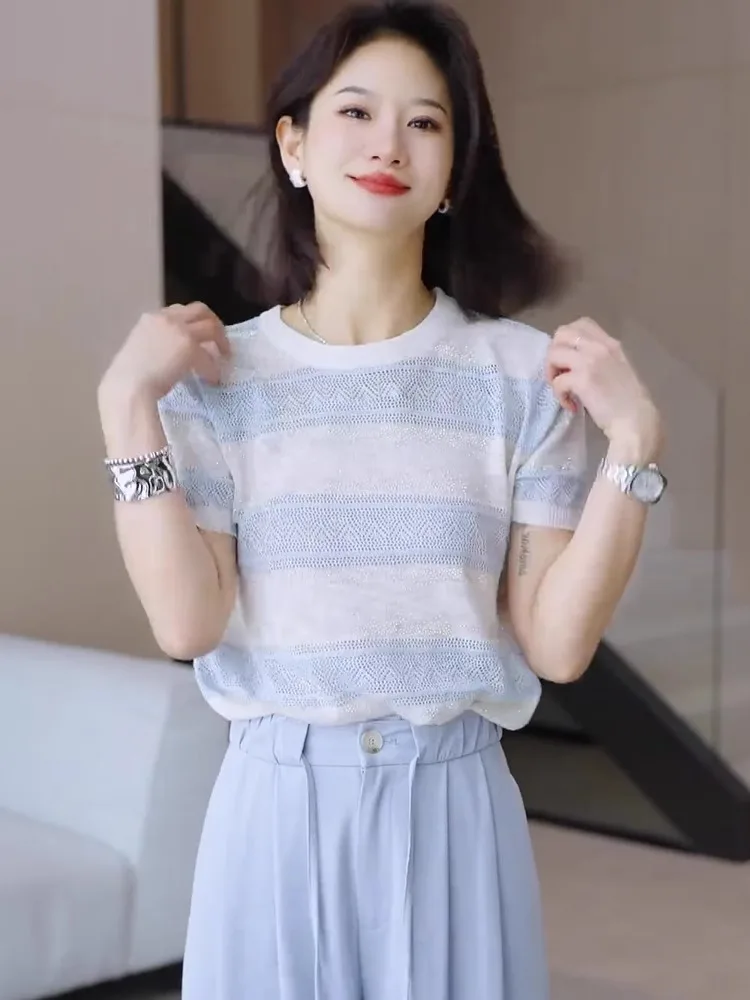 

Summer 2025 Ice Silk Slim Fit ort Sve Knitted T-irt Striped Base irt Versatile round Ne Top Korean Sle Loose Fit