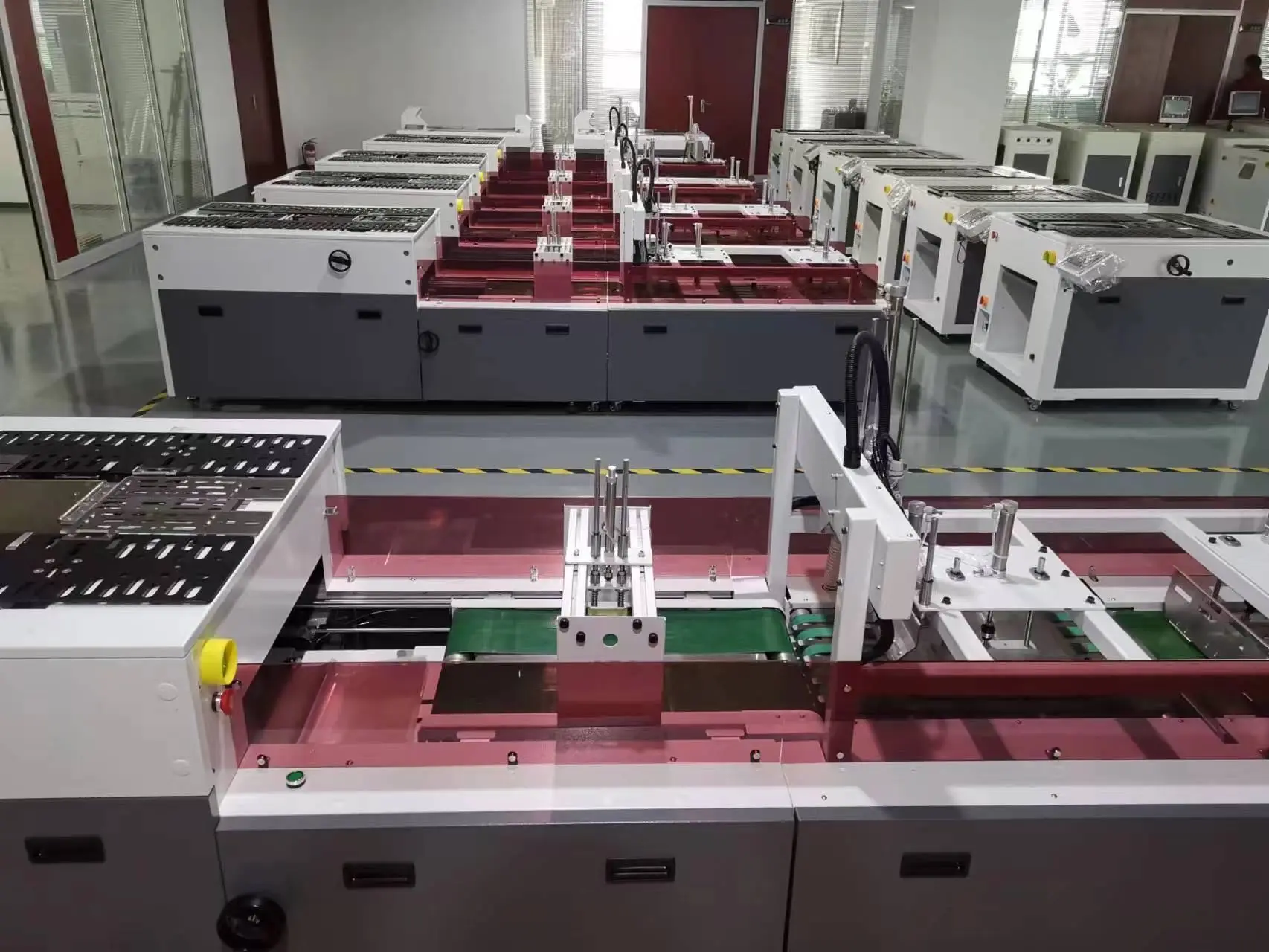 Clothes T-shirt Automatic Folding and Packing Machine/Clothes Apparel Folding Bagging Machine