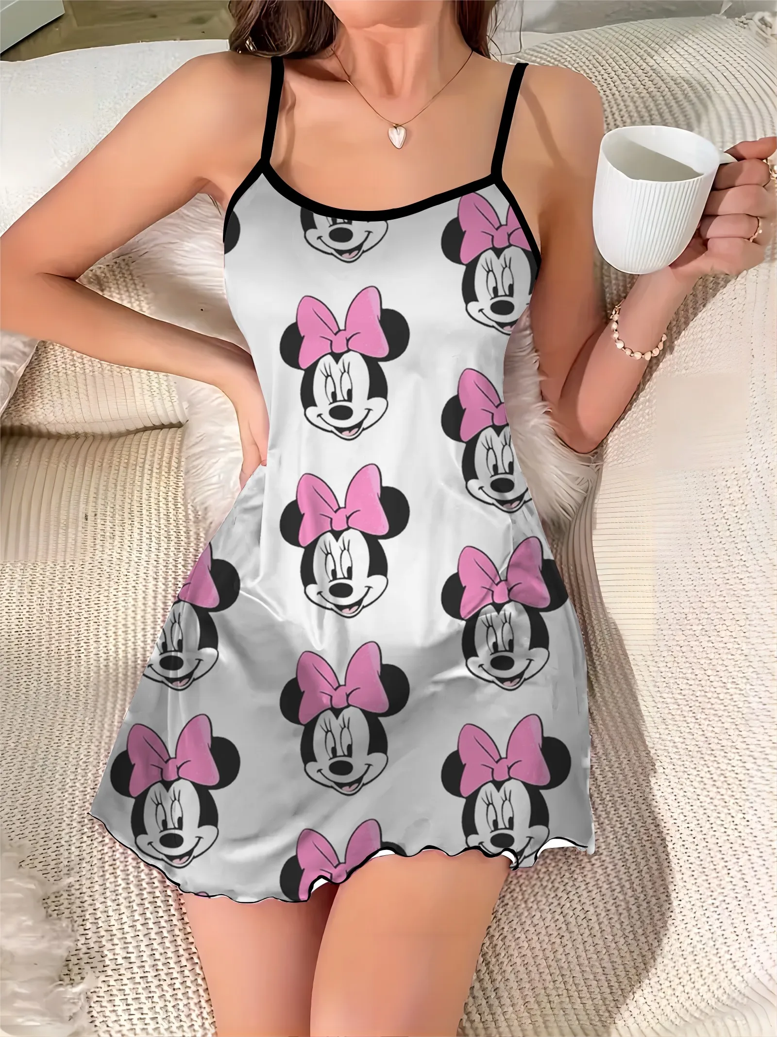 Saia de pijama com gola redonda para mulheres, mini vestido chique, guarnição de alface, elegante superfície acetinada, Mickey e Minnie Mouse, guarnição sexy