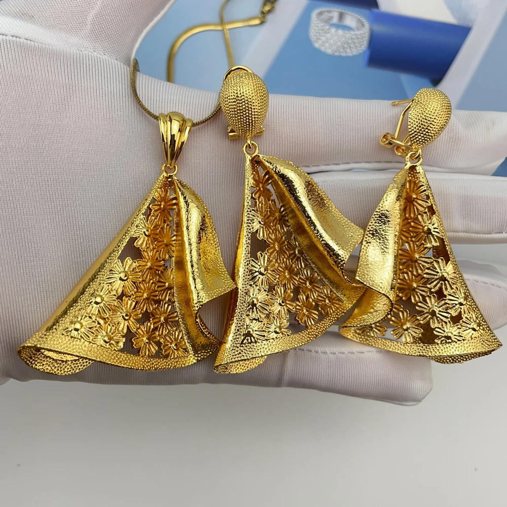 Yuminglai Dubai Gold Plated Jewelry Fine Jewelry Simple Pendant Earrings Set for Women FHK29340