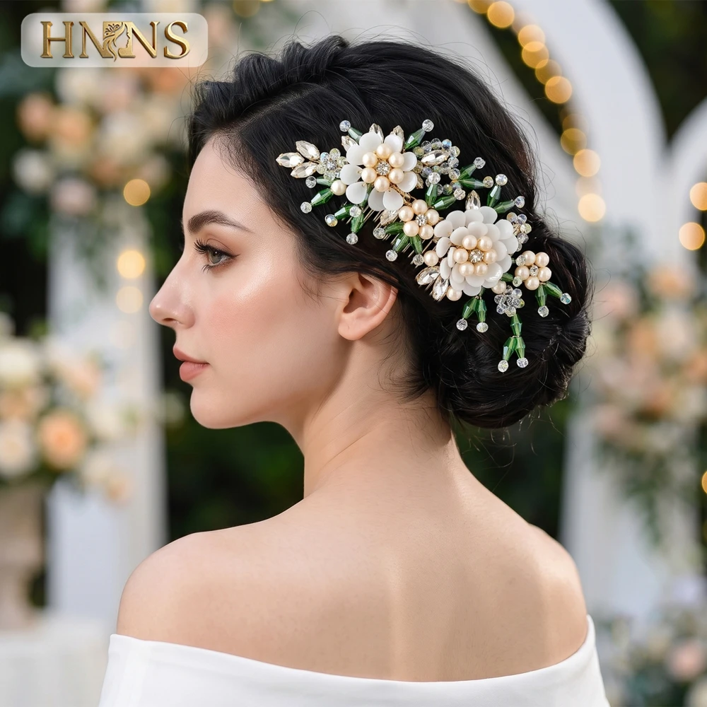 HNNNS Elegant White Flower Pearl Hair Comb Rhinestone Green Crystal Bridal Hair Clip Wedding Photo Shoot Hair Ornamen YXA453