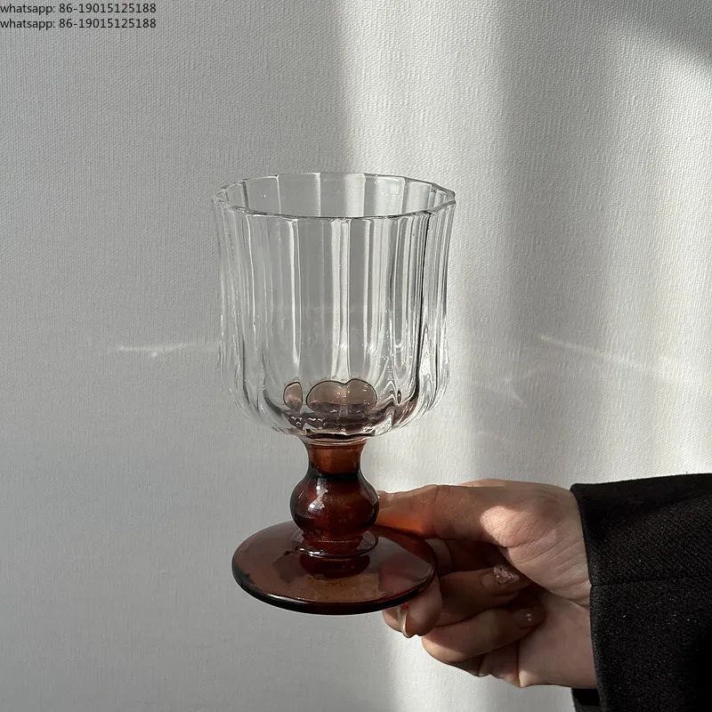 

Новая модель 2026 года: Стеклянный бокал в средневековом стиле для напитков, создающий особую атмосферу