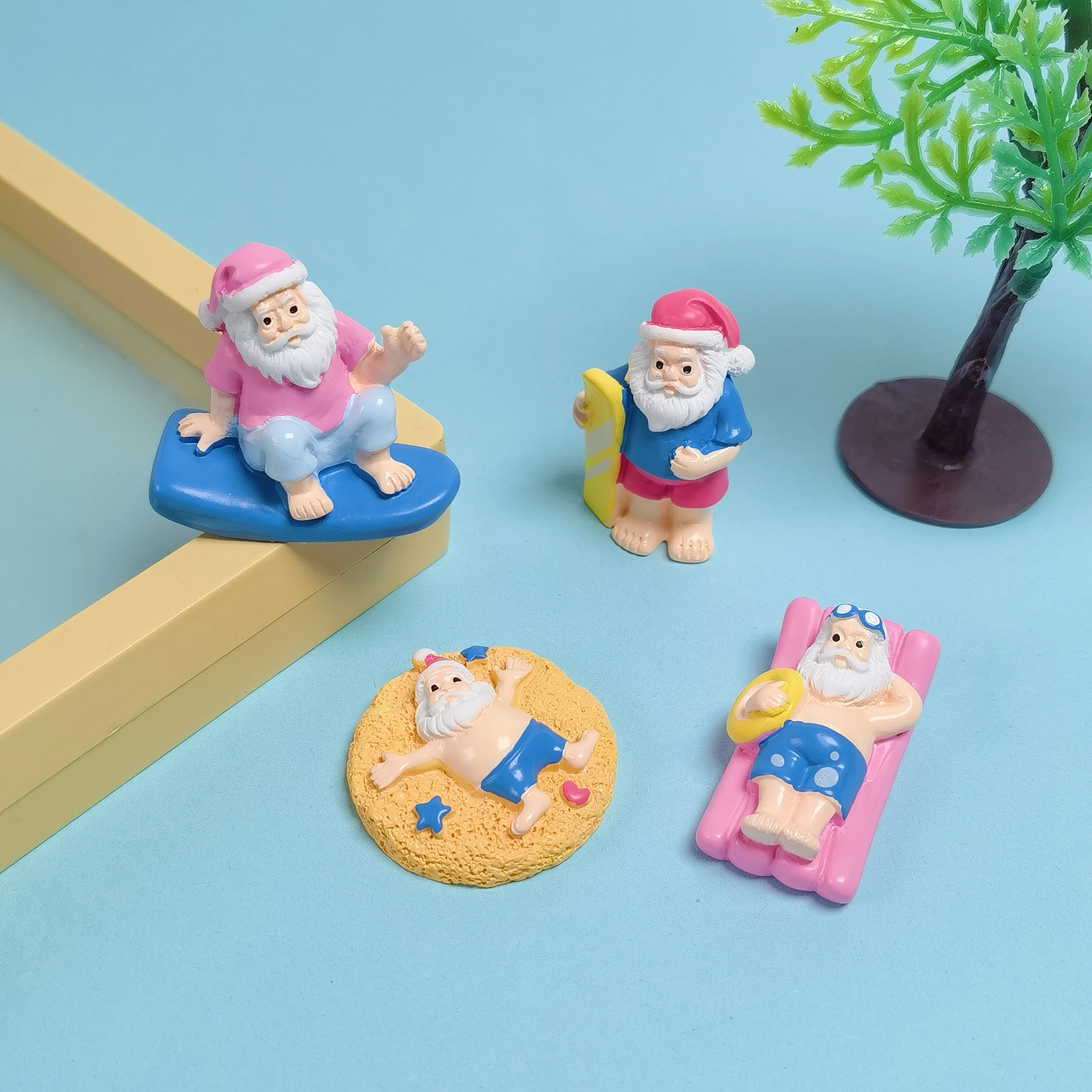 Wholesale Mini Resin Summer Santa Figurines Adorable Design For Beach Garden Desktop Decor