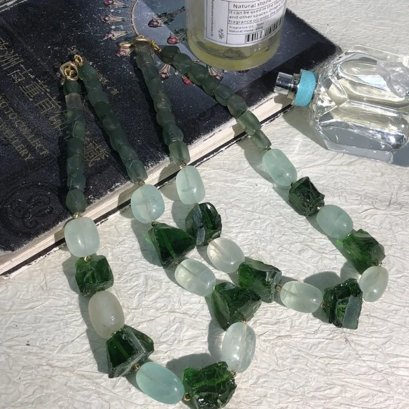 

Statement New Natural Style Raw Natural Stone Gravel Heavy Industry Exquisite Fashion Versatile Light Luxury High-end Necklace