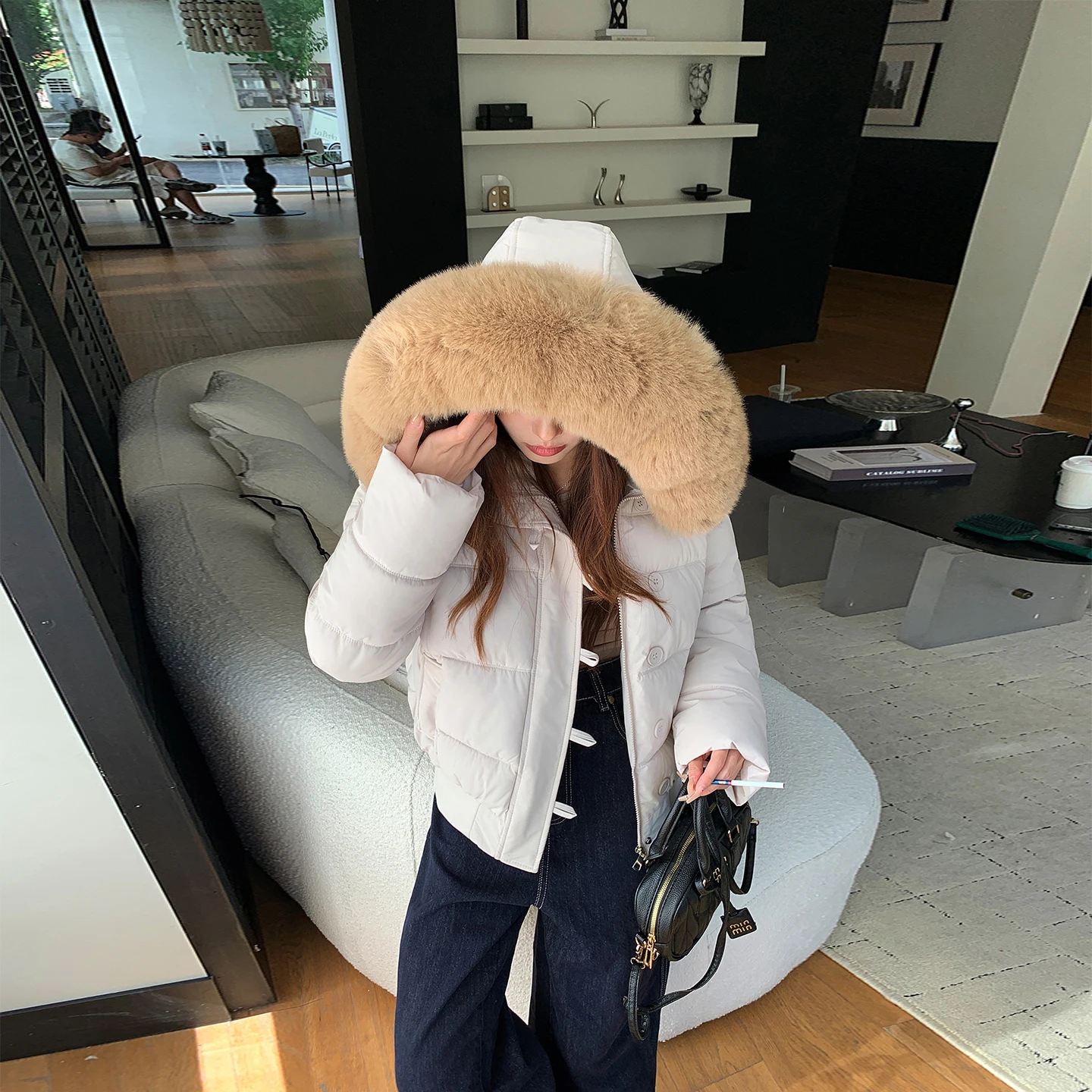 レディースウィンタージャケット、オーバーサイズ、大きなファー襟、取り外し可能なフード、ジッパー開閉、カラー