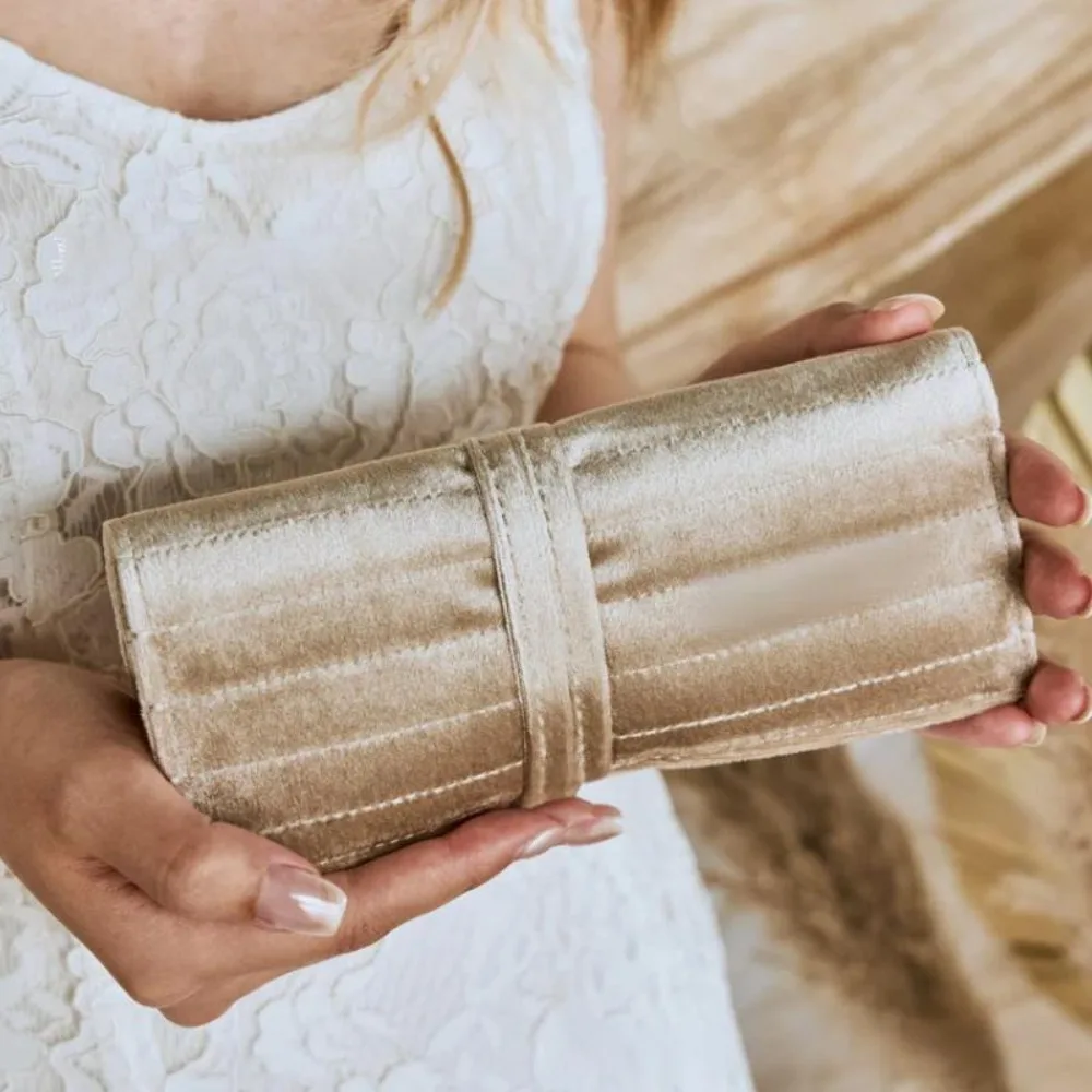 

Universal Velvet Travel Jewelry Bag with Buckle Portable Rings Necklaces Earrings Organizer Foldable Storage Display Pouch