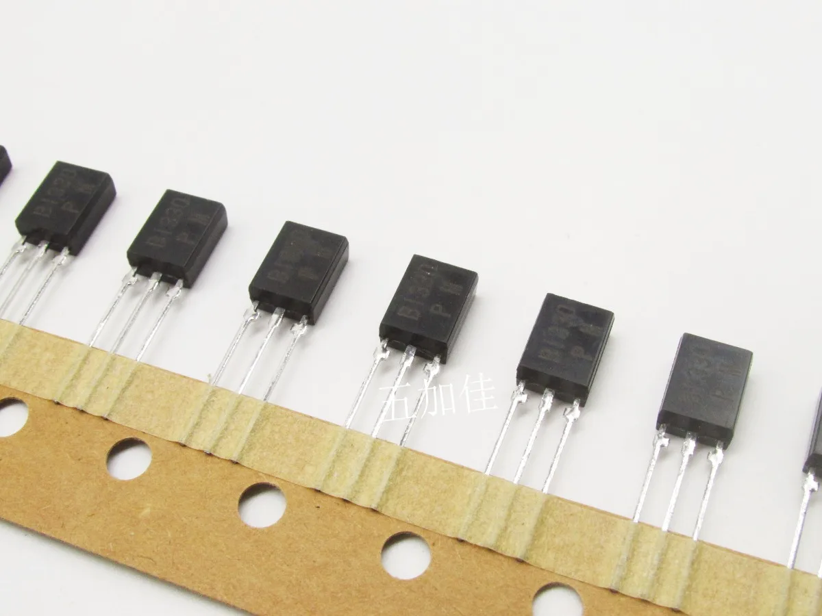 

30PCS/B1330 TO-92 80V0.7A imported Japanese transistor 2SB1330T105PQ