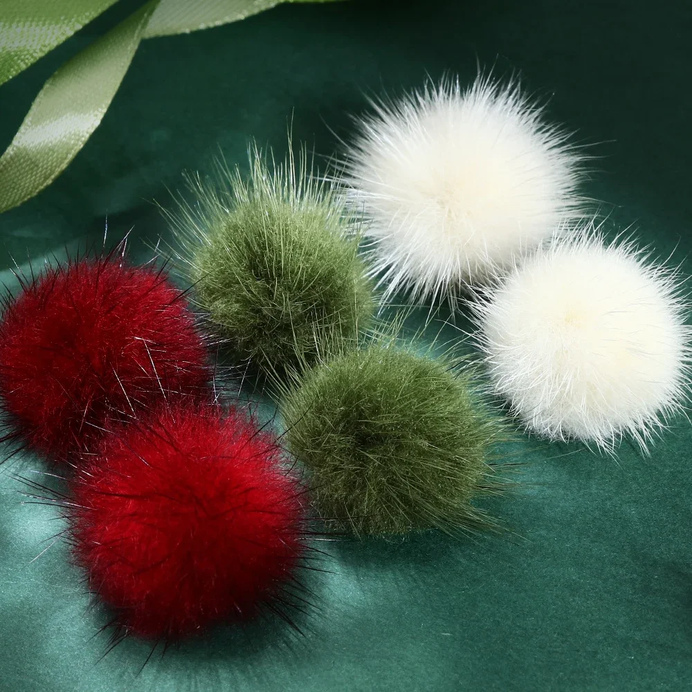 6 pcs Christmas Plush Pompoms Nail Art Decoration Red Green Fluffy Hairball Detachable Magnet Winter Manicure Kawaii Accessories