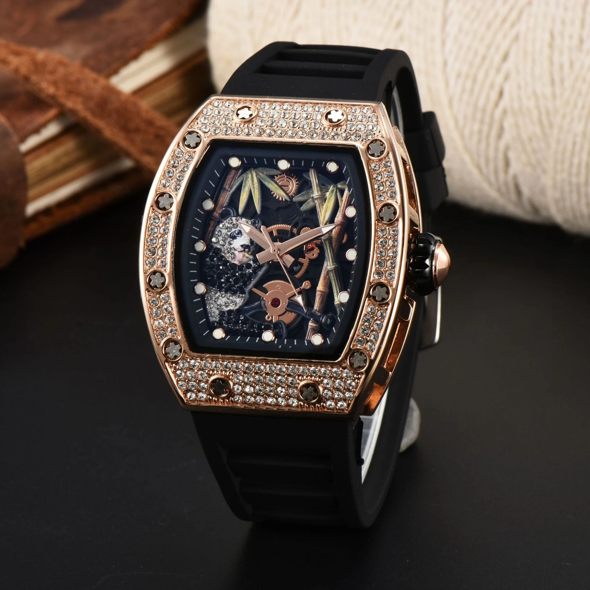 2025 New Mens Skeleton Watch Designer Luxury Brand Quartz Movement Fashion Trendy Transparent Dial Wristwatch High Quality