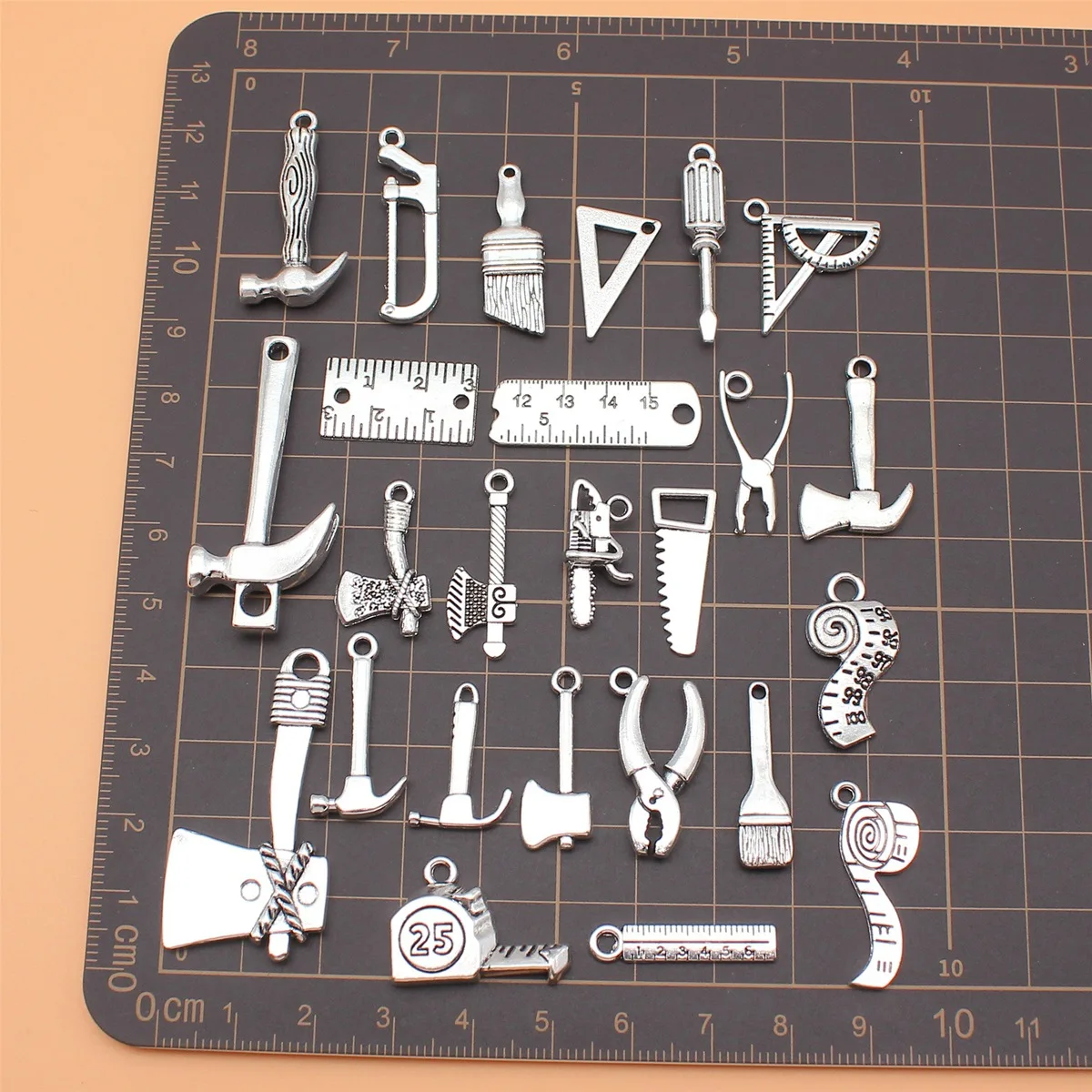 150Pcs/Bag 25 Styles Antique Silver Color Tools Chainsaw Ax Hammer Screwdriver Pliers Ruler Charms Pendant