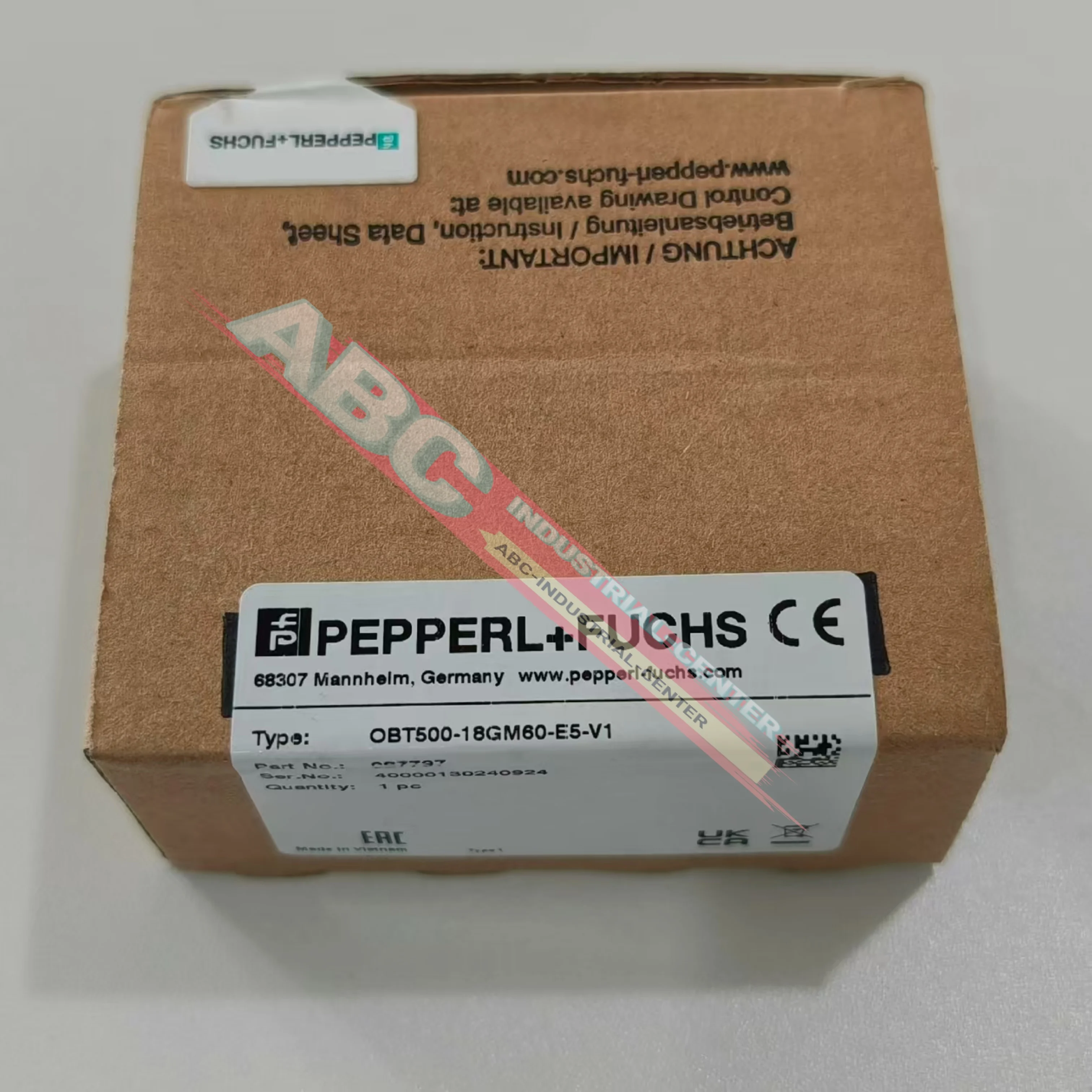 

Совершенно новый датчик UC6000-30GM-E6R2-V15 UC6000-30GM-IUR2-V15