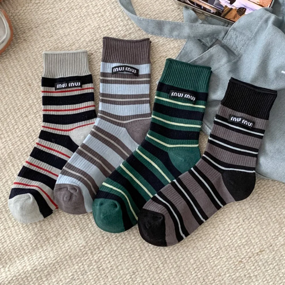 

Brand Designer Socks Women Casual Stripes Fashion Fabric Label Letter Foot Socks For Woman Soft Daily Socken Long Autumn Winter