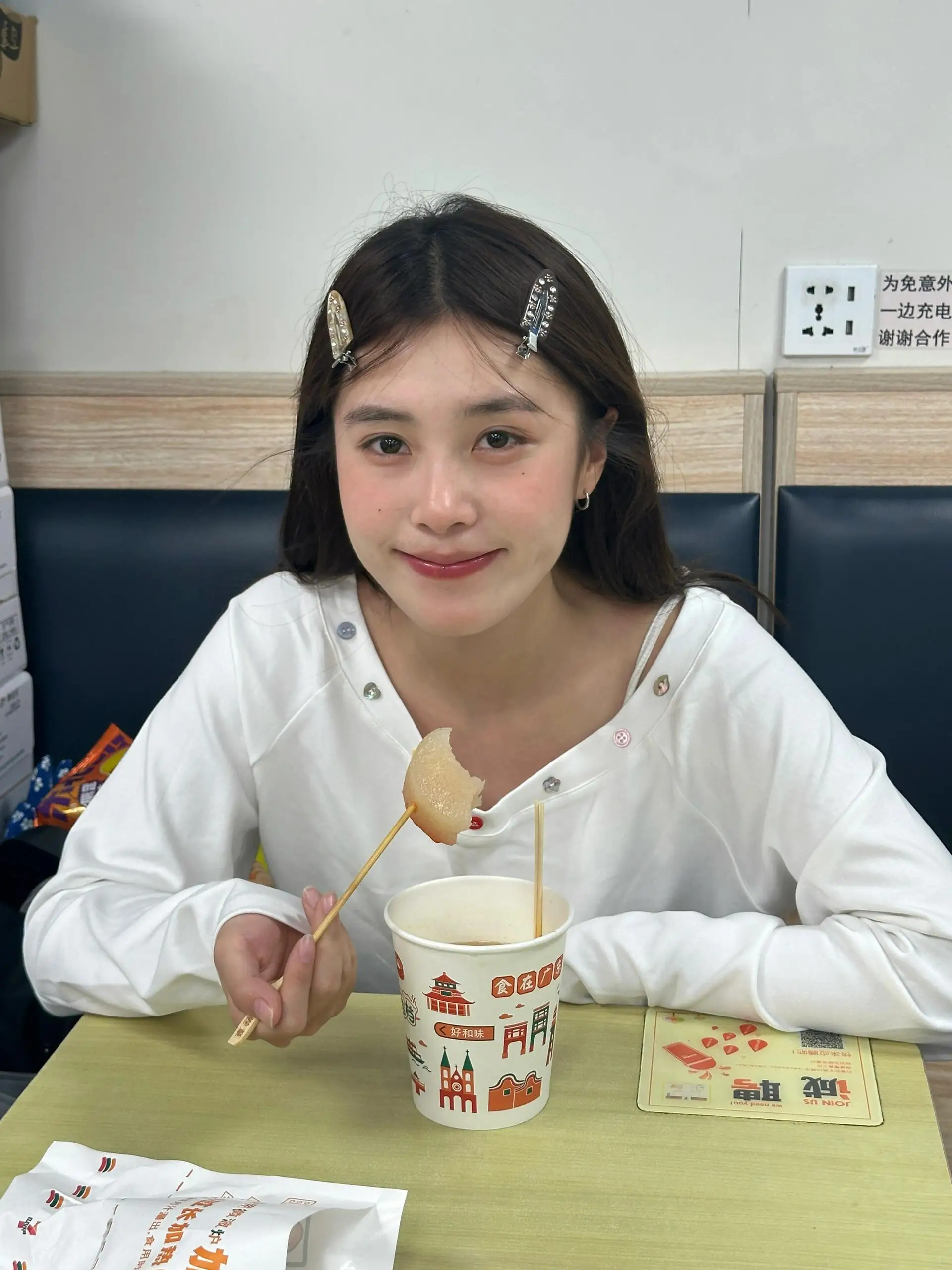 T-shirts à manches longues jaune femmes hiver antibactérien épaissi verrouillage de la chaleur doux dame événement de noël Texture douce tendre