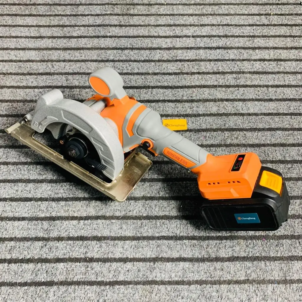 Orange lithium electricitybrushless single flashlight circular saw J01 Makita battery