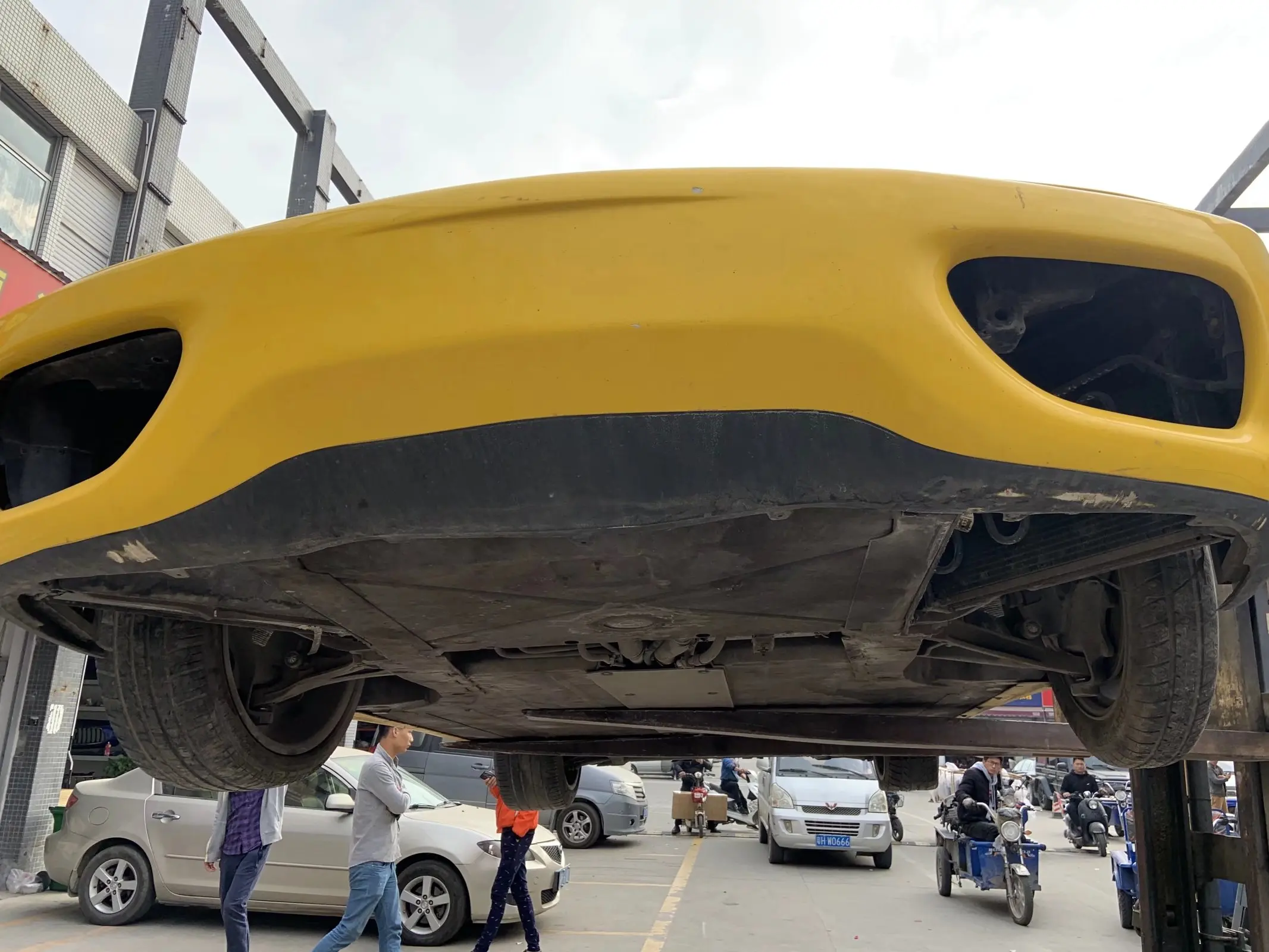 Original gebrauchte Frontstoßstange für Ferrari F360 MODENA SPIDER F131 OEM 65581110 1999–2005