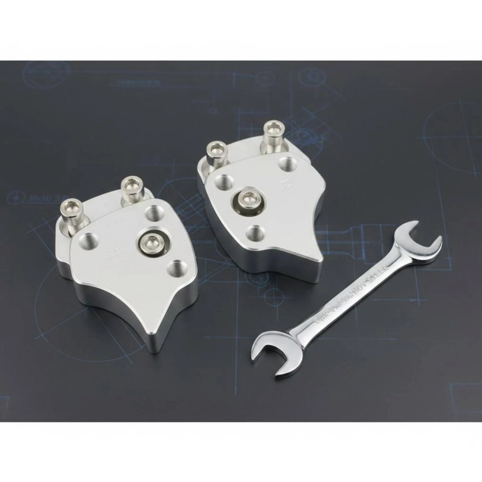 

Motorcycle Handlebar Riser Blocks Threaded Mounting Holes Aluminum Handlebar Riser Block Machined for Motorcycle Brand FJR1300