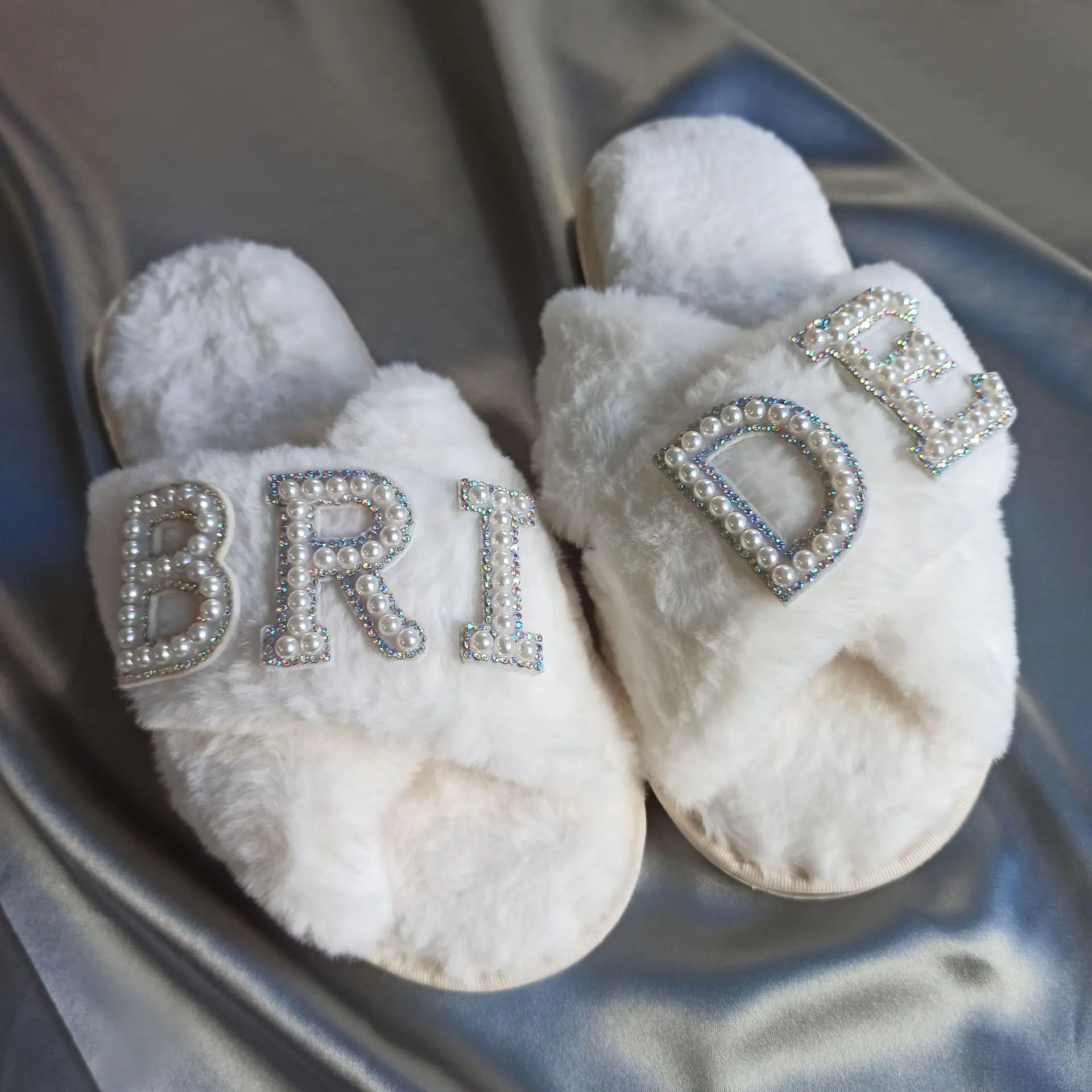 BRIDE Plush Slippers WIFEY I DO Home Shoes Creative Luxury Pearl Bridesmaid Wedding Supplies Decoration Valentine's Day Gift