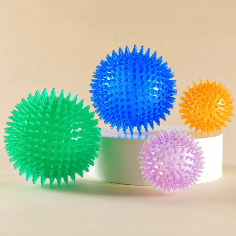 

Dog Toy Spike Ball Teeth Cleaning Chew Resistant Squeaky Elastic Ball Interactive Training Pet Self-Entertainment
