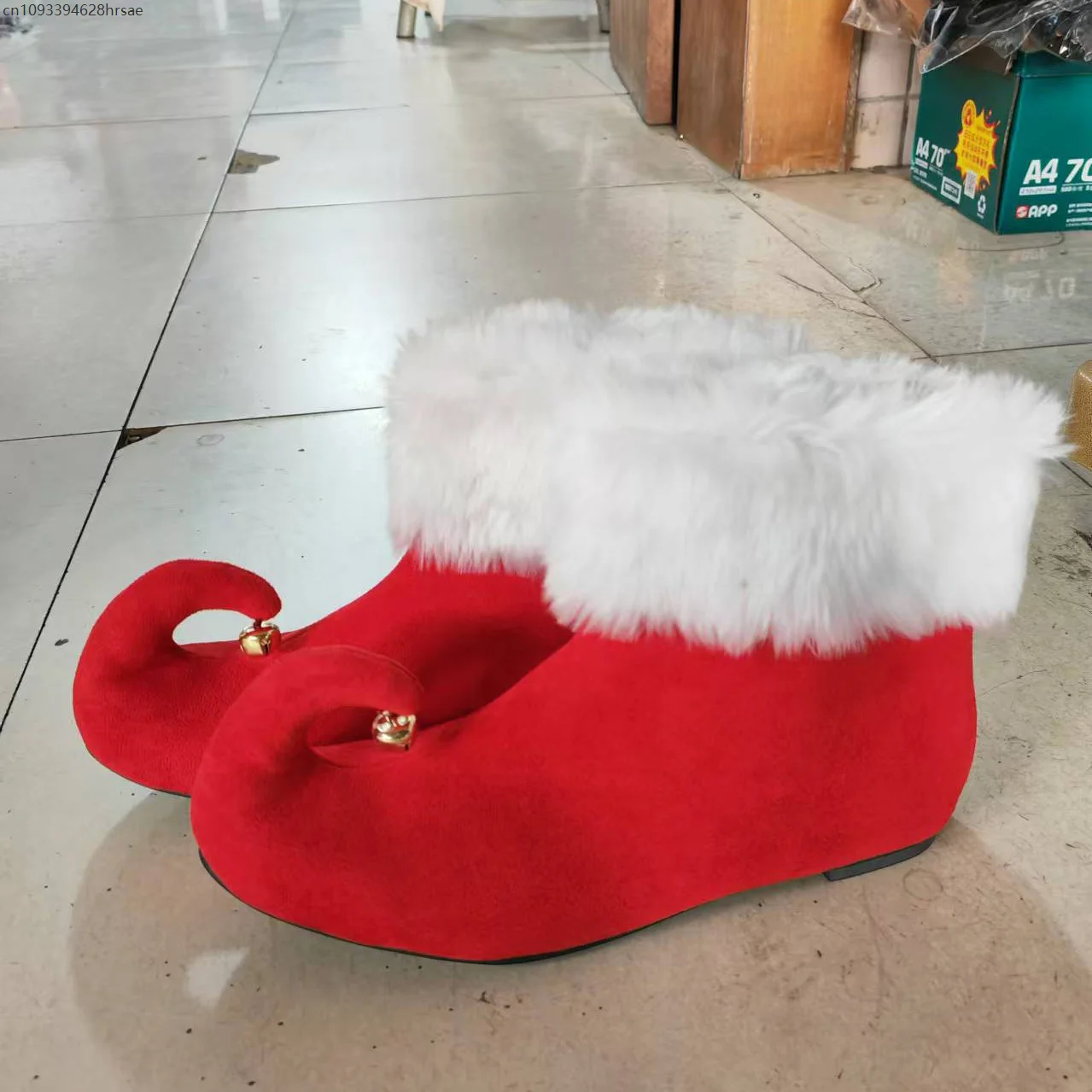 

Christmas Suede Boots With Jingle Bells Green Red Santa Claus Fur Cover Winter Elf Shoes Halloween Role Playing