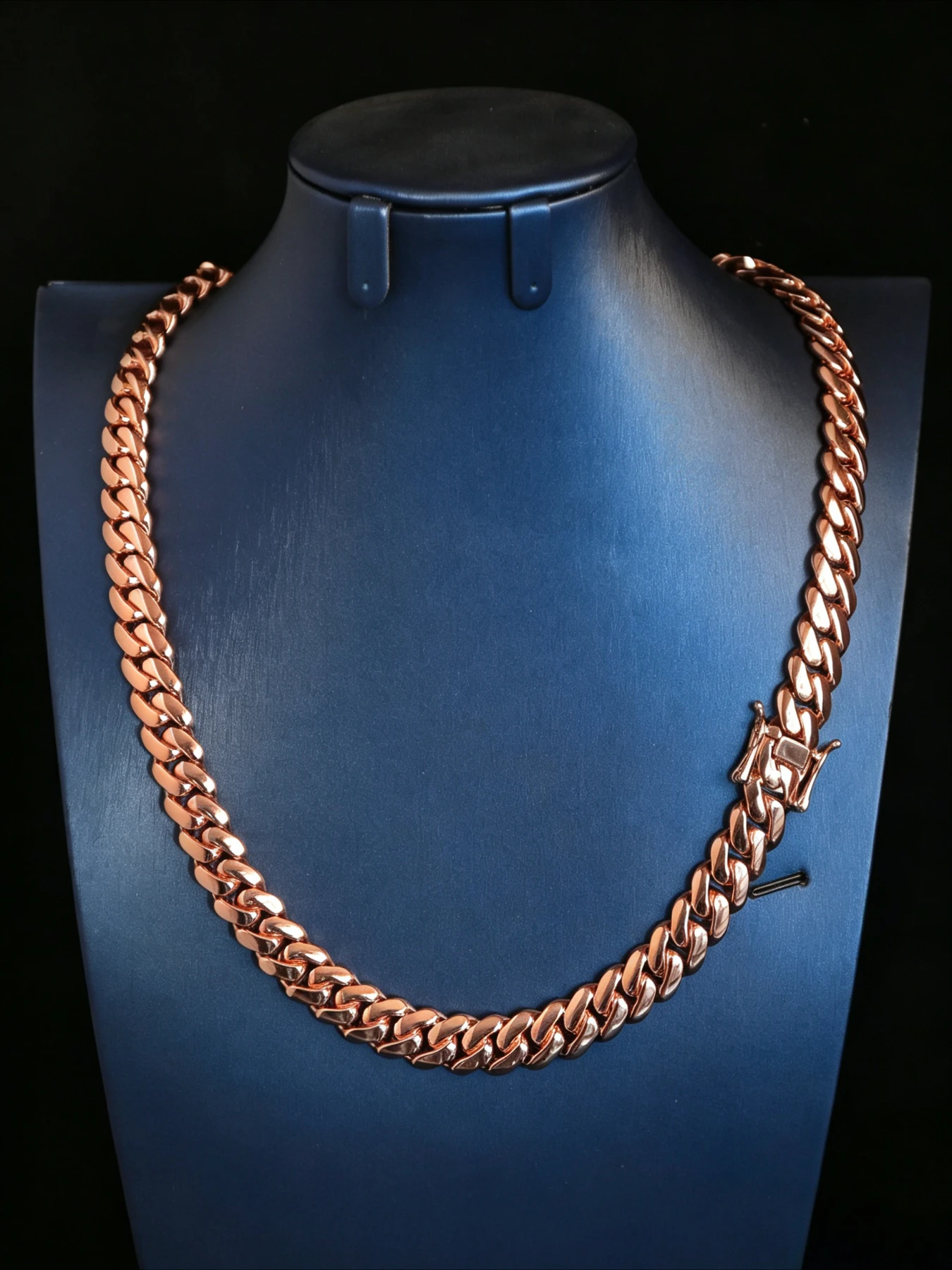 Hip-hop Cuban chain, ordinary rose gold electroplated 20mm custom buckle, elegant Vvs Cuban chain, often worn on dates and trips