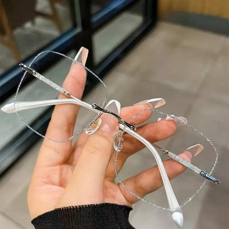 Glänzender Rahmen, große Gesichtseffekt-Damenbrille, transparente Linse, Damenbrille