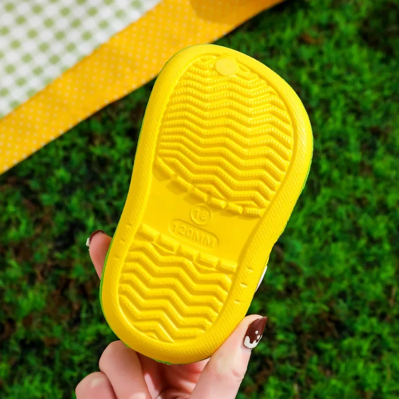 Children Summer Cartoon Cave Hole Sandals 2024 Garden Beach Slippers Sandals Non-Slip Soft Soled Quick Drying Shoes