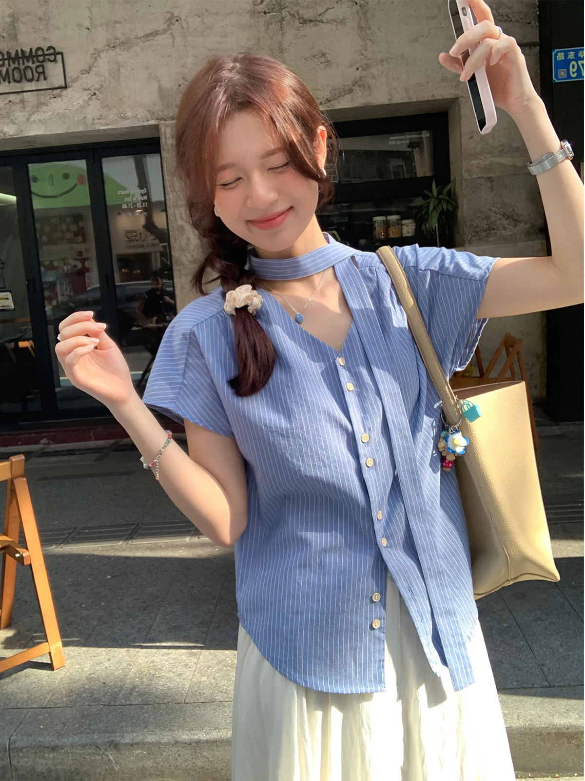 

Sisilyon Korean Sle ort Sve irt Women's V-ne Blue Stripe Design Slimming Small Size Breathable Cotton Linen Blend