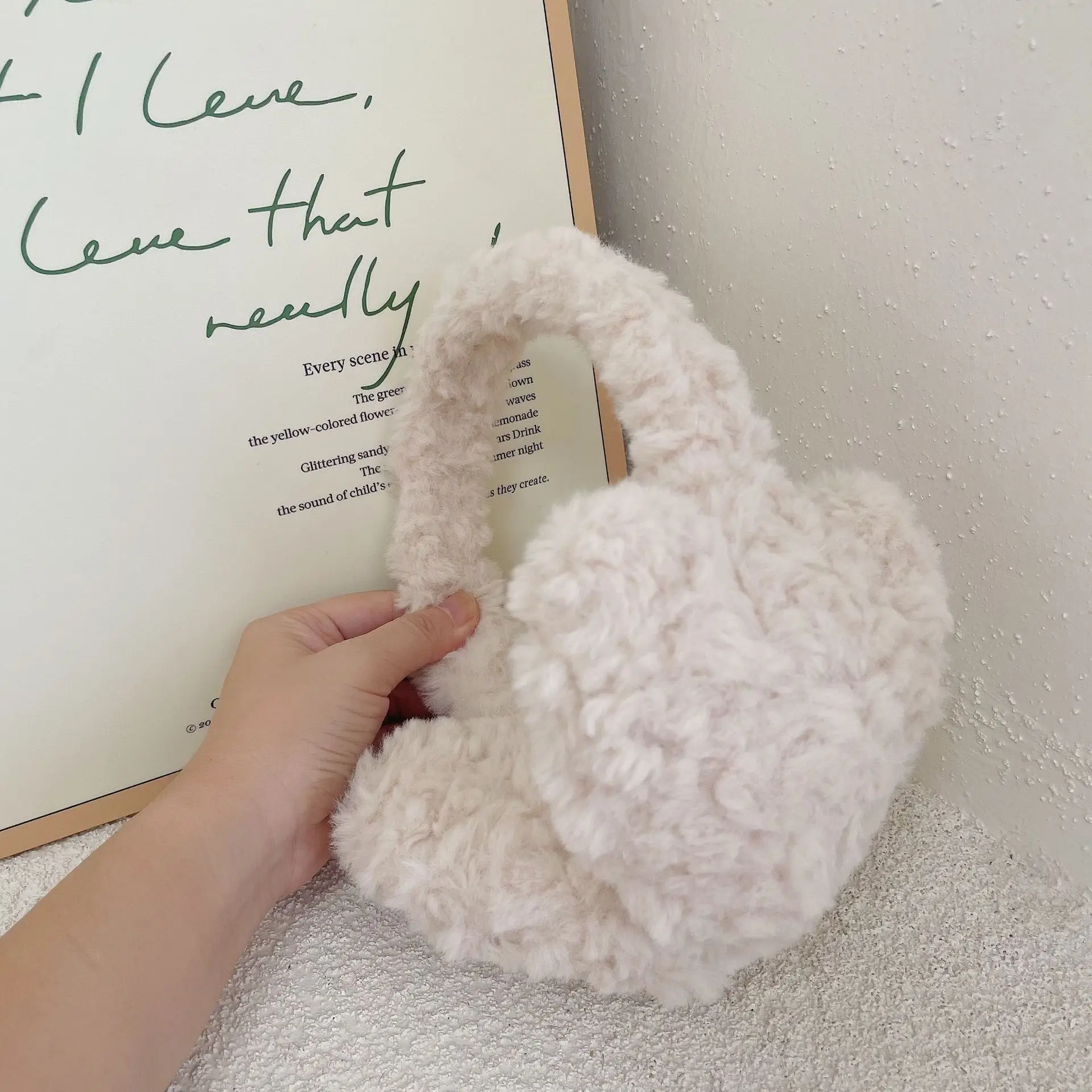 Heart Lambswool Plush Earmuffs Winter Soft Thickened Warm Woman Girl Ear Muffs Warm Outdoor Fashion Clothing Accessories