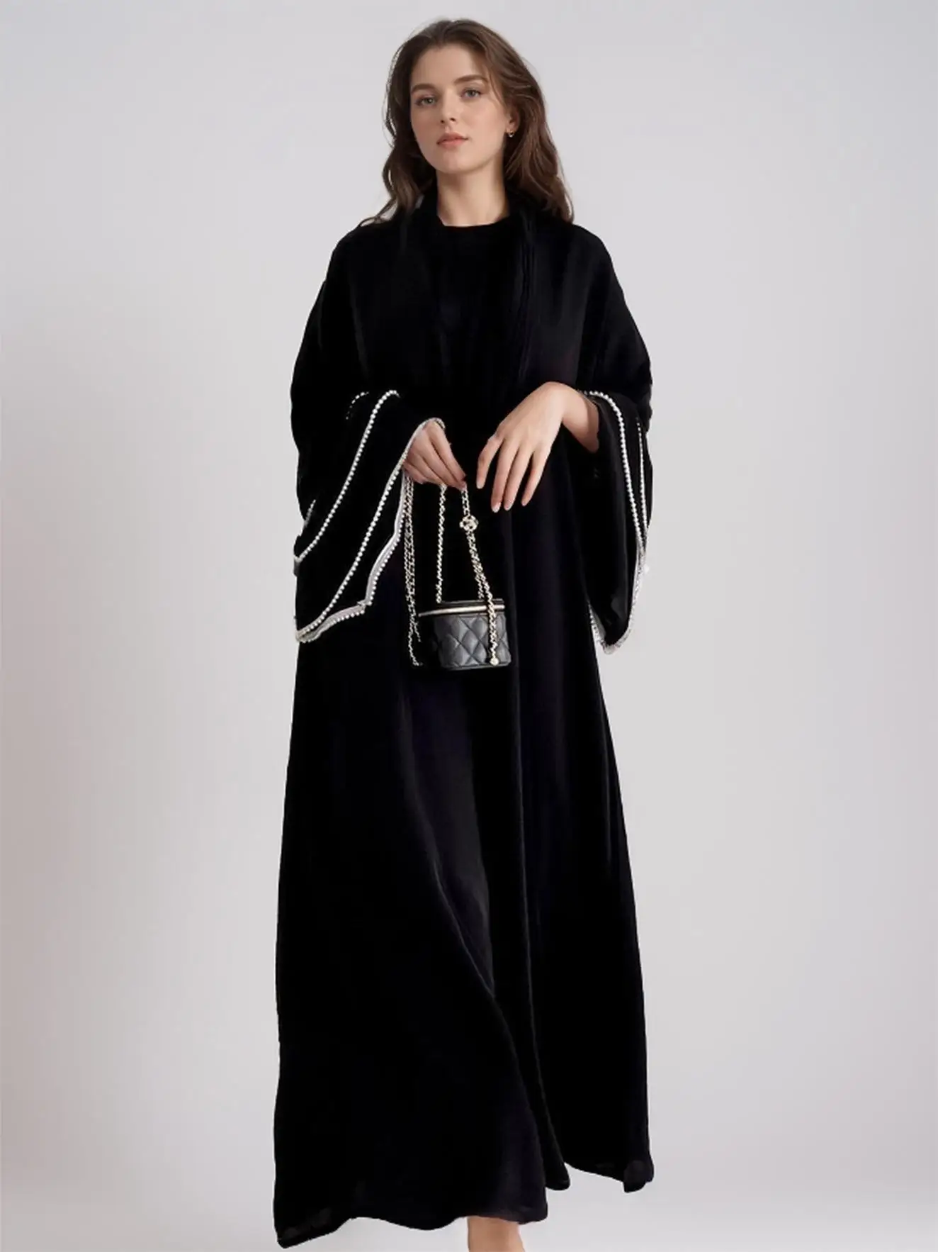 Abaya caftano musulmano con abbottonatura completa e maniche lunghe svasate perlate