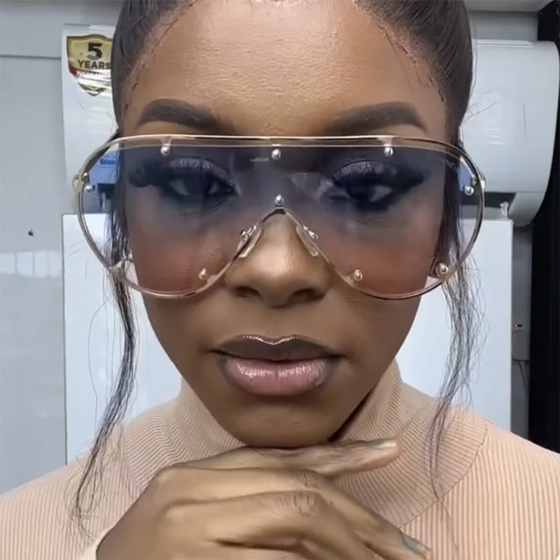 Rivet Frog Large Frame Goggles Women Sunglasses New Metal Girls Big Sunglasses Ocean Lens Gothic Luxury Design Eyewear