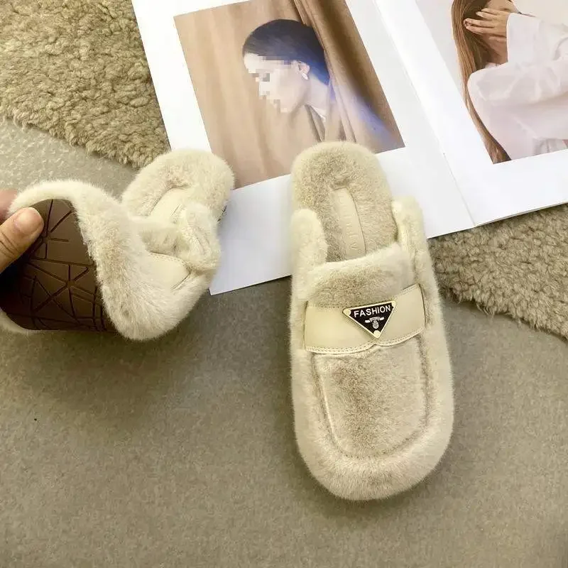 Bonitas zapatillas de piel dulce para mujer, ropa para exteriores de otoño e invierno, cubierta para la cabeza perezosa, medias zapatillas, pantuflas de fondo plano de piel de visón de fondo suave
