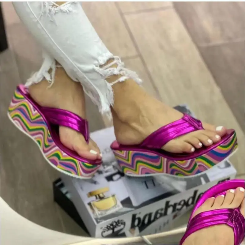 2024 Hot Summer Woman New Large Color Thick Bottom Herringbone Slippers Slope Heel Beach Sandals Women Slippers Zapatos De Mujer