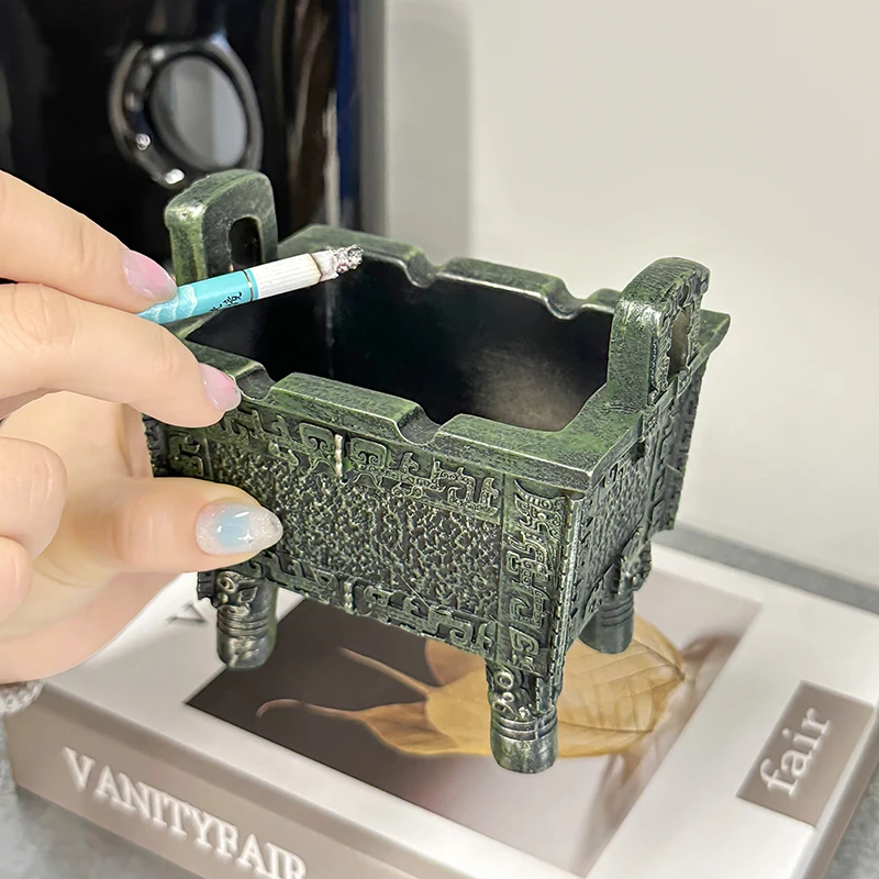 Chinese Style Men Retro Bronze Tripod Ashtray Ornament Living Room Office Desktop Decoration Exquisite Gift