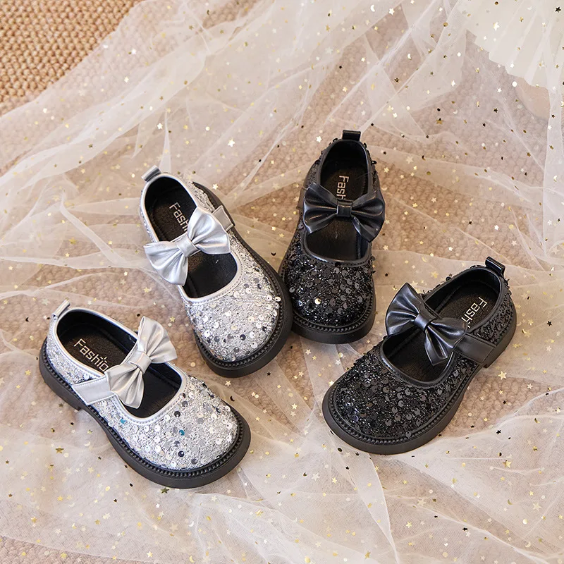 

Модные кожаные туфли для девочек 2026 года с пайетками, черные, серебристые, на резиновой подошве, для школы и праздников