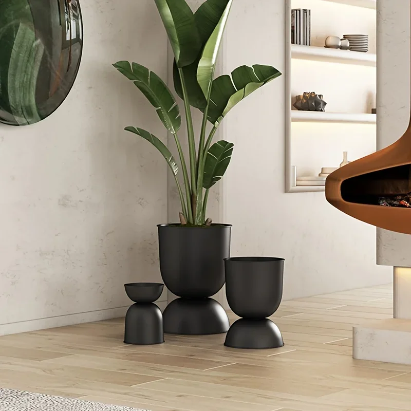 Black Iron Art Planter 2