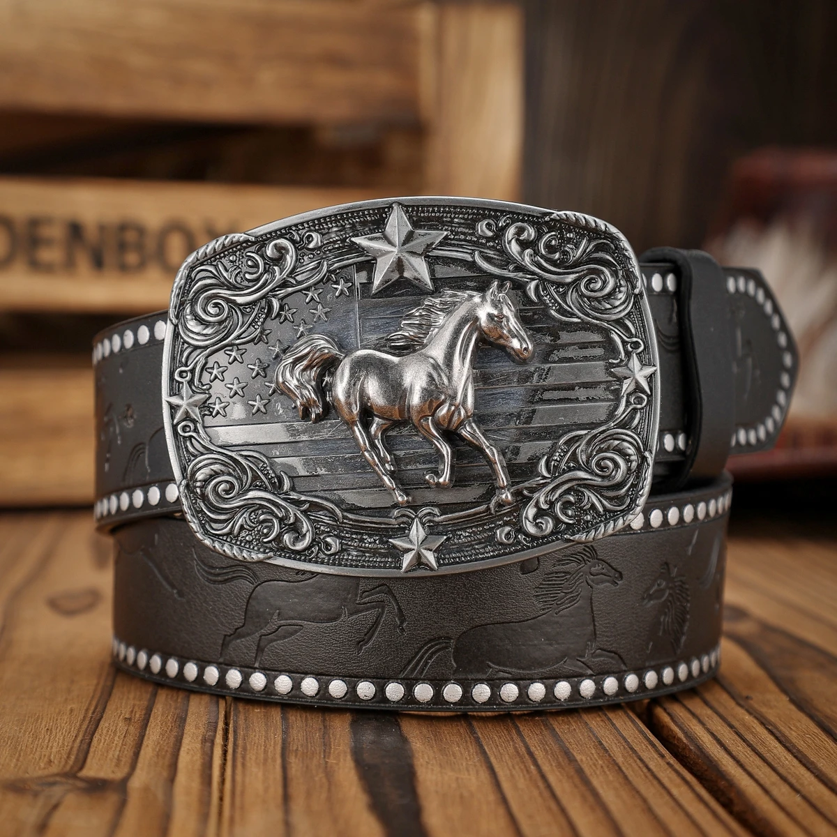 Ein PU-Gürtel im Western-Stil mit Schnallen, geeignet für Männer und Frauen, lässig und retro, perfekt für den täglichen Gebrauch. – Detail 7