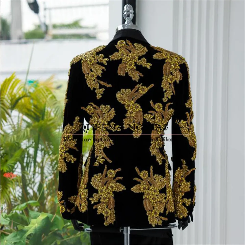 

Exclusive Design Embroidered Groom Wedding Suits 2 Pieces Gold Beaded Stones Prom Blazers Customized Groom Party Tuxedos 2026