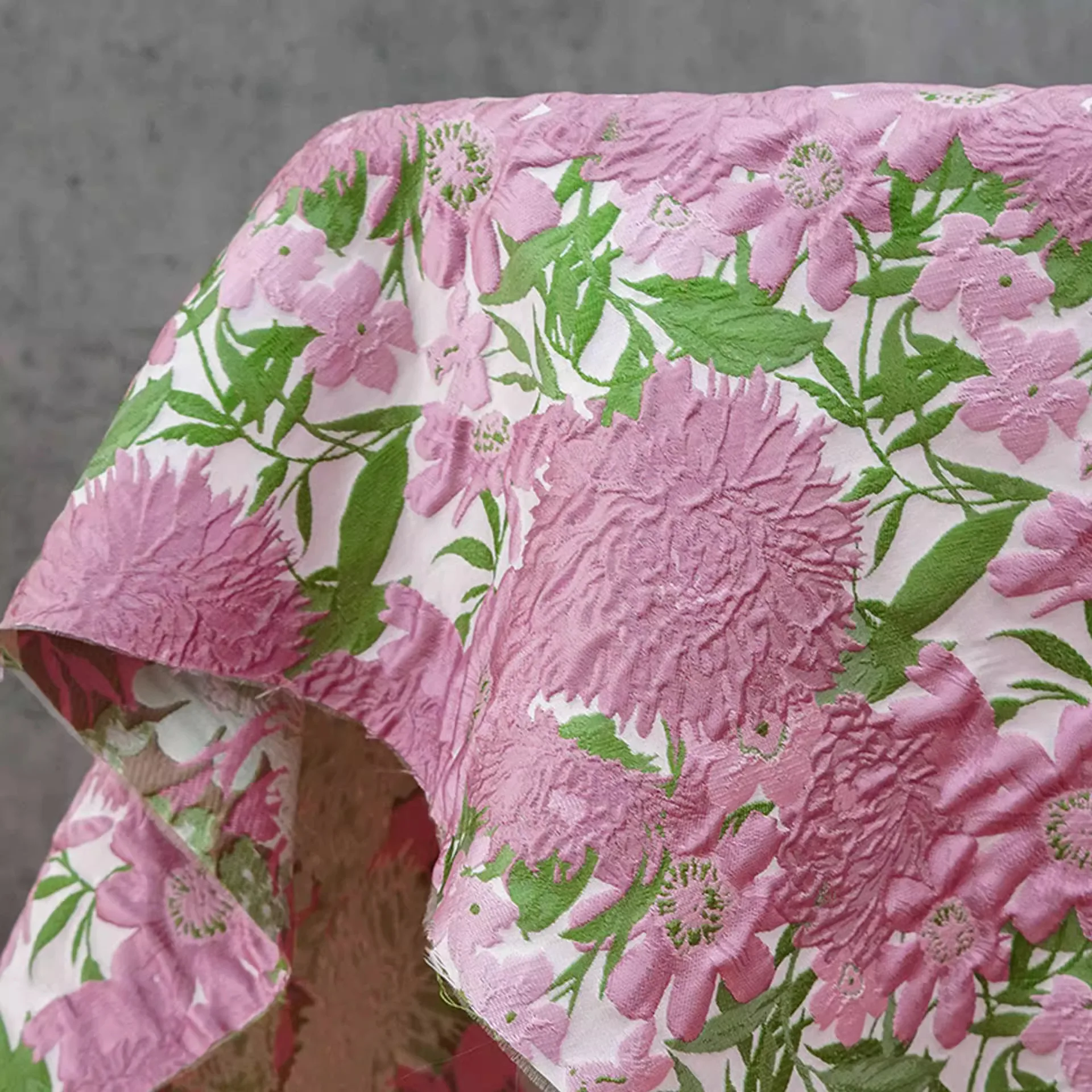 

1yard Relief pink large flower color woven jacquard fabrics for patchwork DIY Coat,outerwear,suit，bag designer Fabric