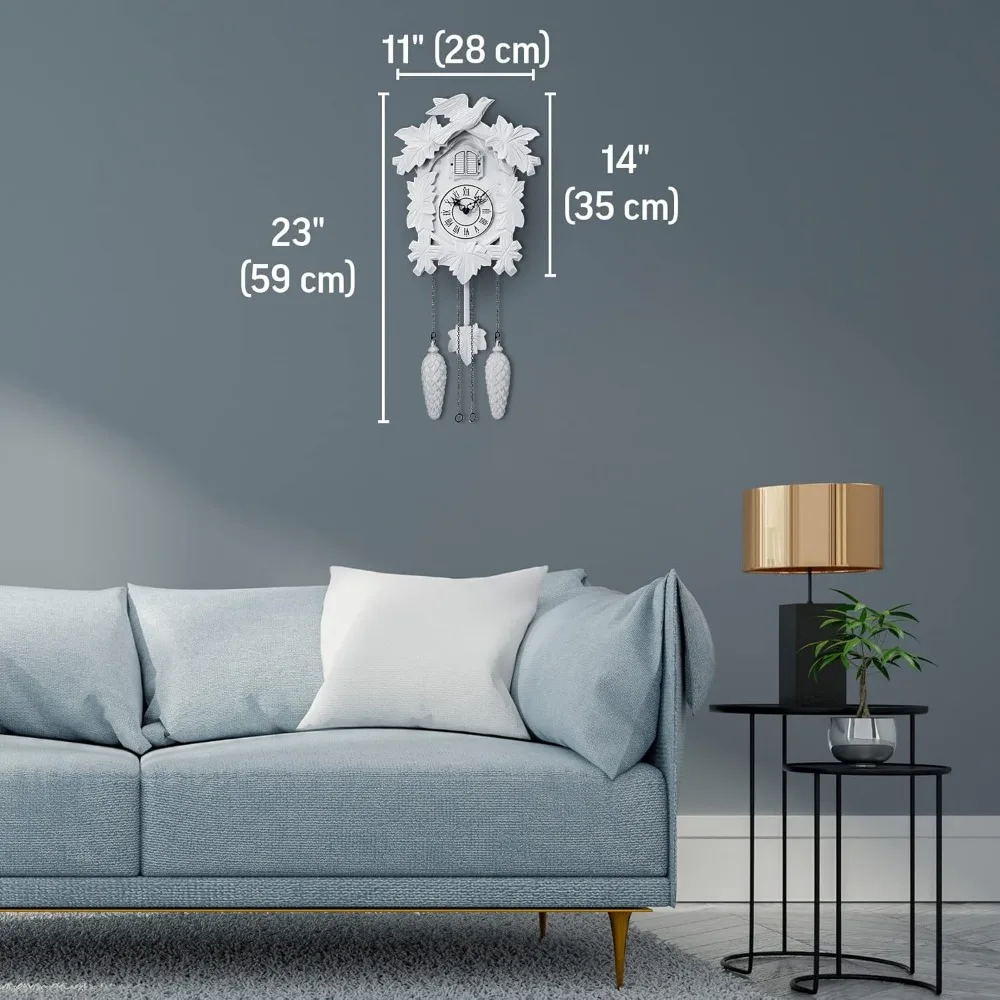 Reloj de cuco blanco tallado a mano con modo nocturno, péndulo oscilante y decoraciones detalladas para elegancia de cronometraje