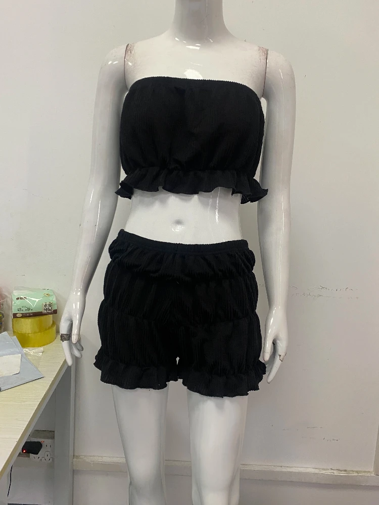 

Комплект однотонных женских шорт с жилетом без бретелек, универсальный и универсальный для домашней и уличной одежды, плиссированный дизайн.