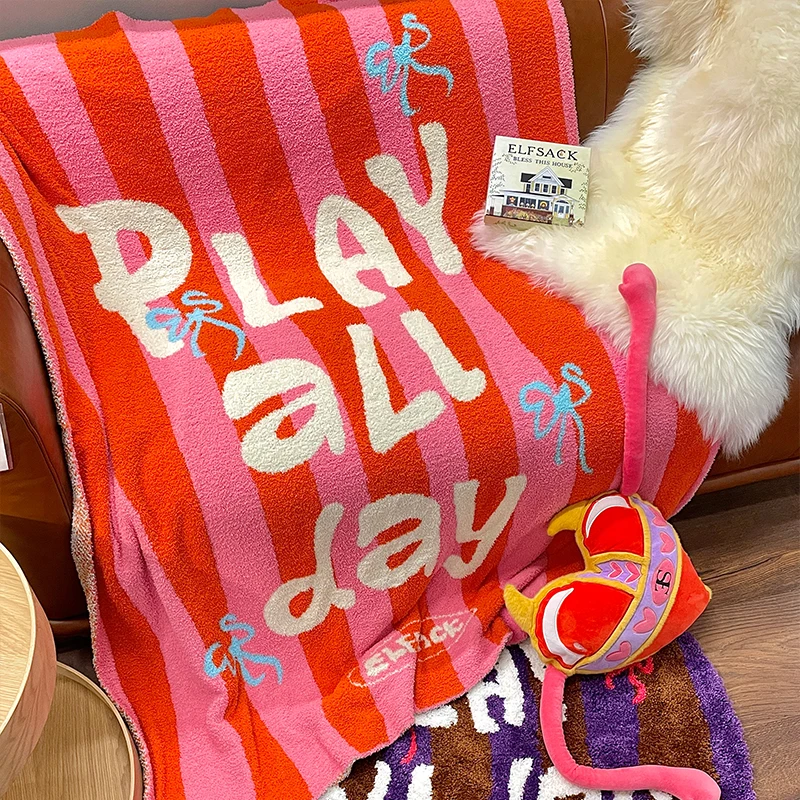 ELFSACK Cute Striped Color Block Bow Letter Graphic Home Blanket