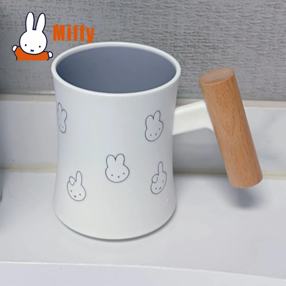 Kawaii Miffy Wooden Handle Mouthwash Cup Cute Rabbit Toothbrush Cup Plastic Wooden Handle Water Tumbler Bathroom Organizer Gift